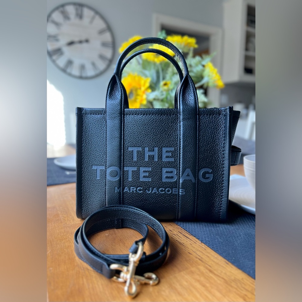 Authentic Marc Jacobs The Leather Small Tote Bag - Black 🚨 $100 off!
